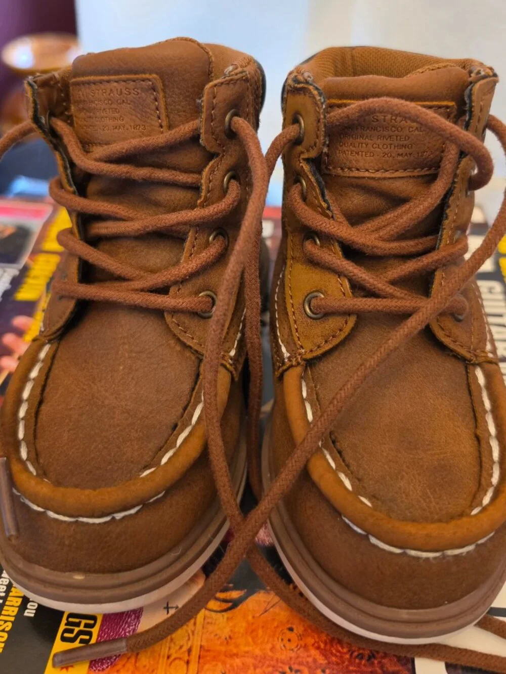Levi's Kids 7Y Unisex MOC toe boot brown/tan